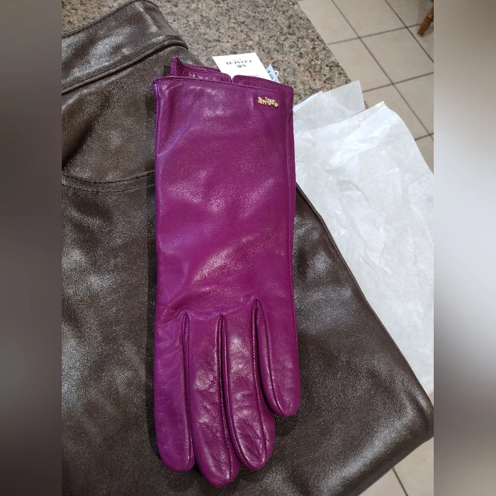 NWT Coach Dark magenta Leather Gloves for Formal Occasions size 6 1/2
